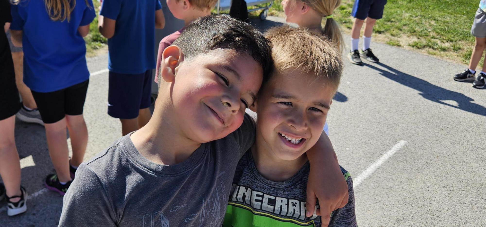 friends on field day